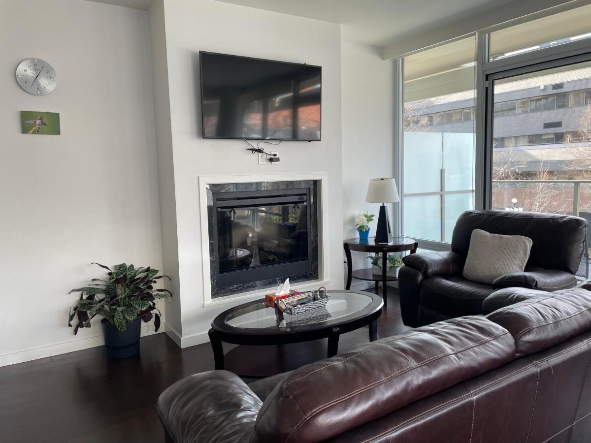 Spacious Downtown 2 Bedroom Condo With Pool And Air Conditioning Victoria Exterior photo
